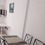 Mikis' 1 Bedroom Near The And Center Διαμέρισμα Λάρνακα