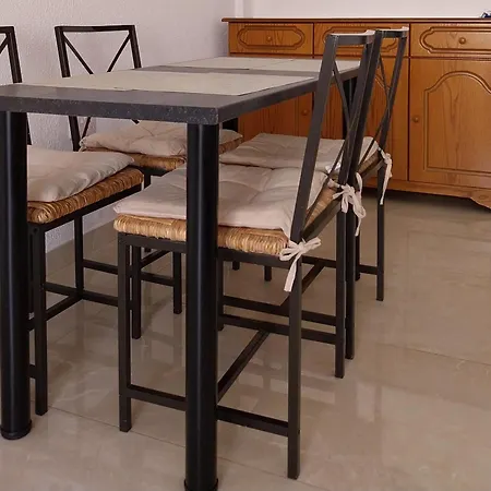 Mikis' 1 Bedroom Near The And Center Апартаменты *