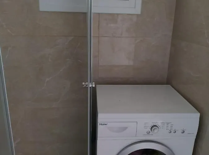 Апартаменты Mikis' 1 Bedroom Near The And Center