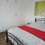 Mikis' 1 Bedroom Near The And Center Apartmán Larnaca