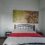 Mikis' 1 Bedroom Near The And Center Apartament