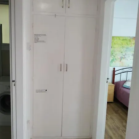 Апартаменты Mikis' 1 Bedroom Near The And Center