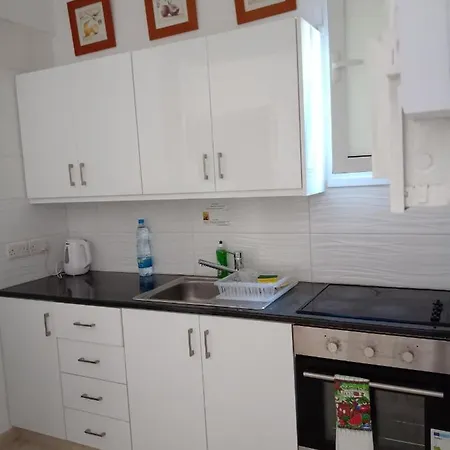 Mikis' 1 Bedroom Near The And Center Ларнака
