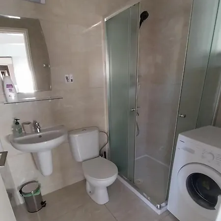 Mikis' 1 Bedroom Near The And Center Апартаменты *