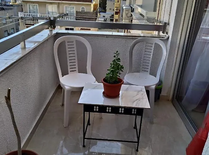 Mikis' 1 Bedroom Near The And Center * Ларнака