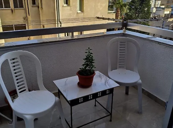 Апартаменти Mikis' 1 Bedroom Near The And Center *