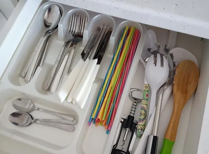 Mikis' 1 Bedroom Near The And Center شقة