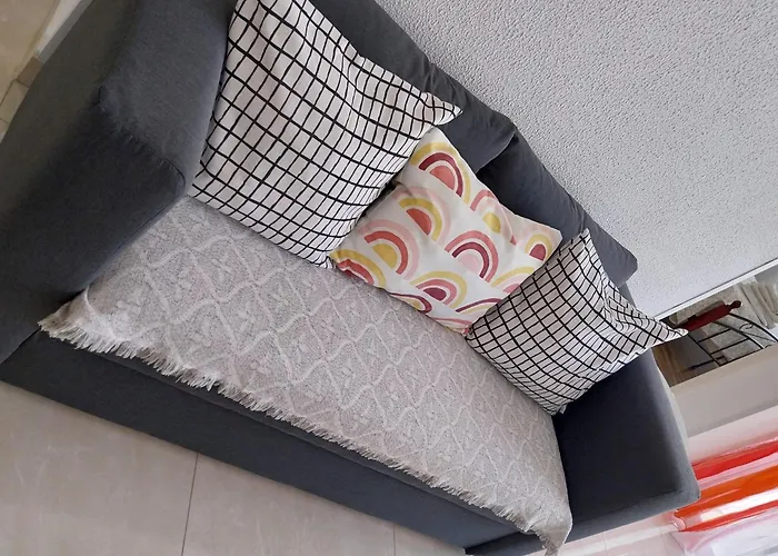 Mikis' 1 Bedroom Near The And Center * Larnaca