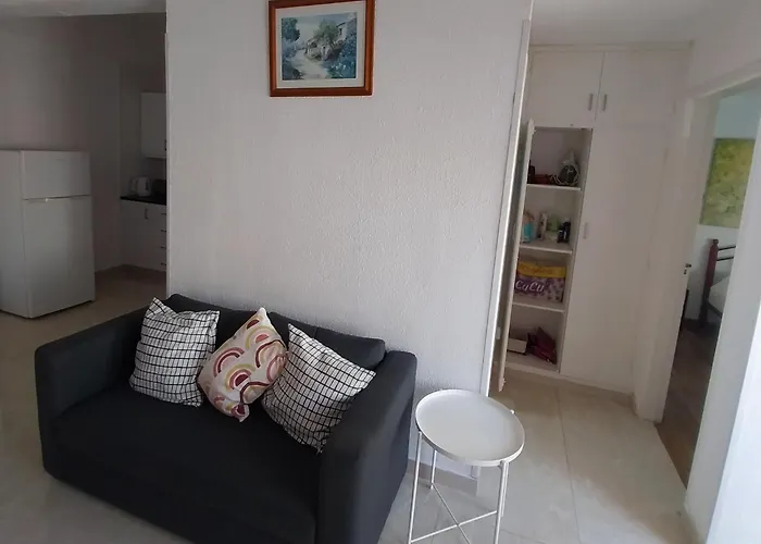 شقة Mikis' 1 Bedroom Near The And Center *