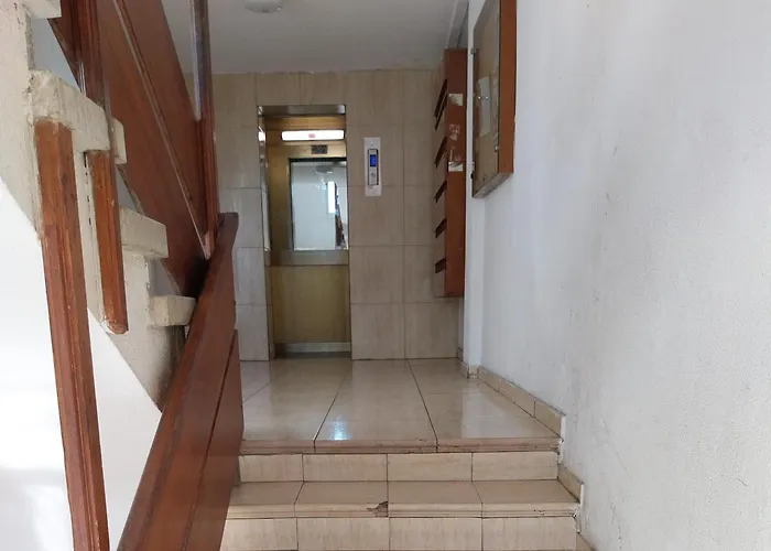 Mikis' 1 Bedroom Near The And Center *