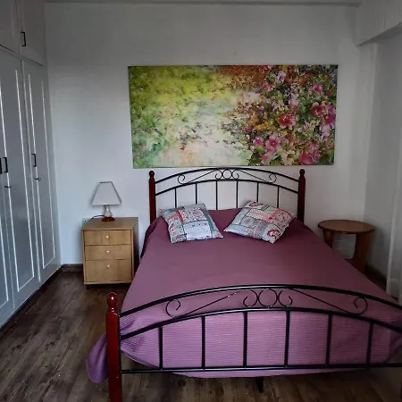 アパート Mikis' 1 Bedroom Near The And Center *