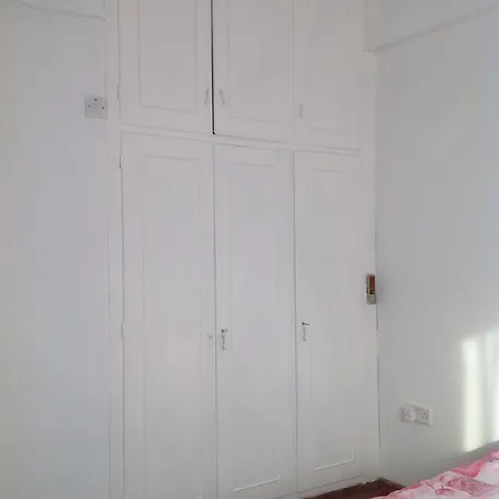 アパート Mikis' 1 Bedroom Near The And Center ラルナカ